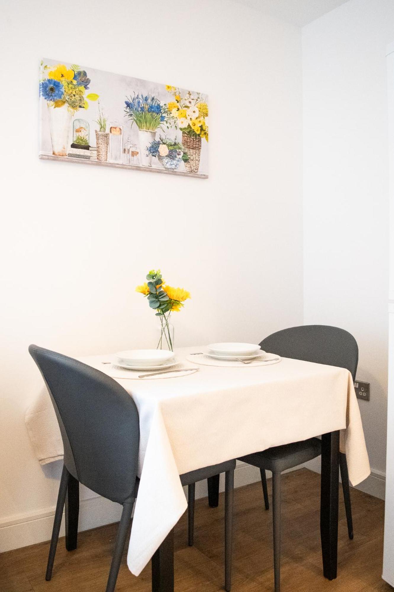 1 Bedroom In The Heart Of Apartment